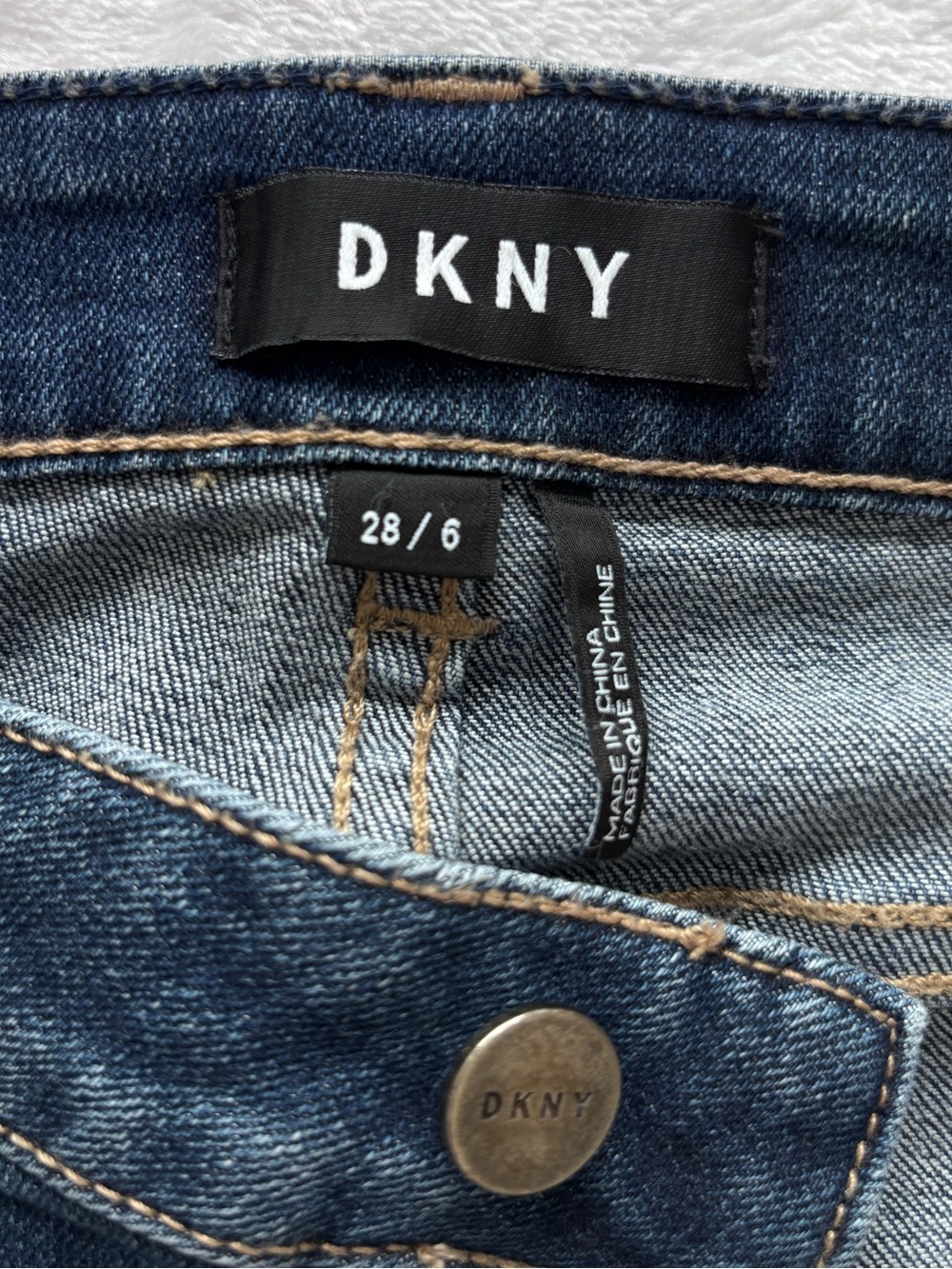 DKNY Mid Rise Colorblock Patchwork Skinny Blue Jeans--EUC--28/6 - Picture 3 of 16